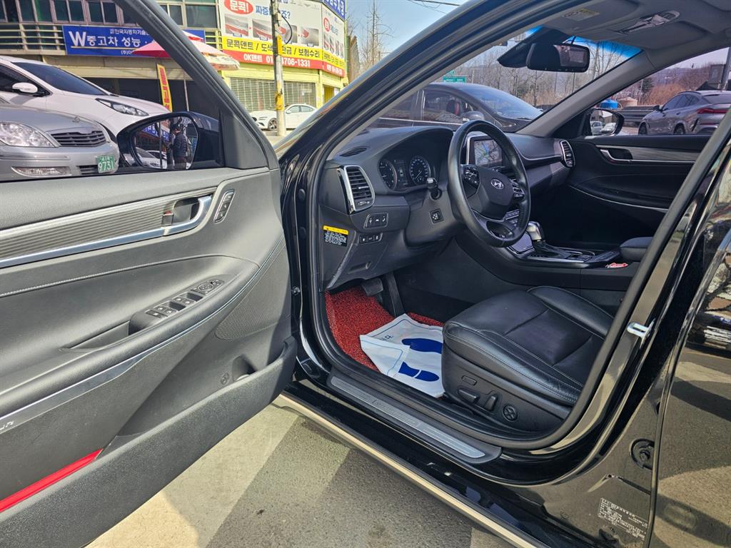 HYUNDAI Grandeur - Vista 9