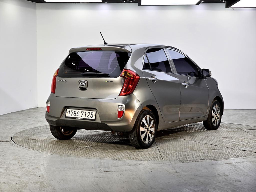 KIA Morning - Vista 4