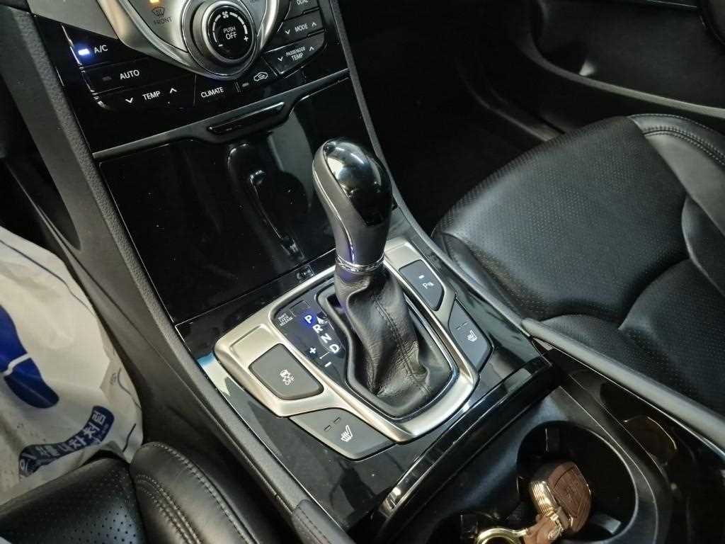 HYUNDAI Grandeur - Vista 8