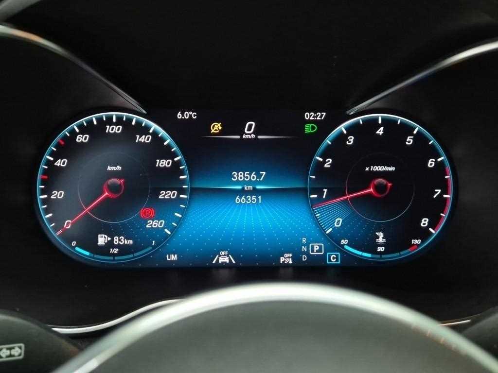 Mercedes Benz GLC Class - Vista 6