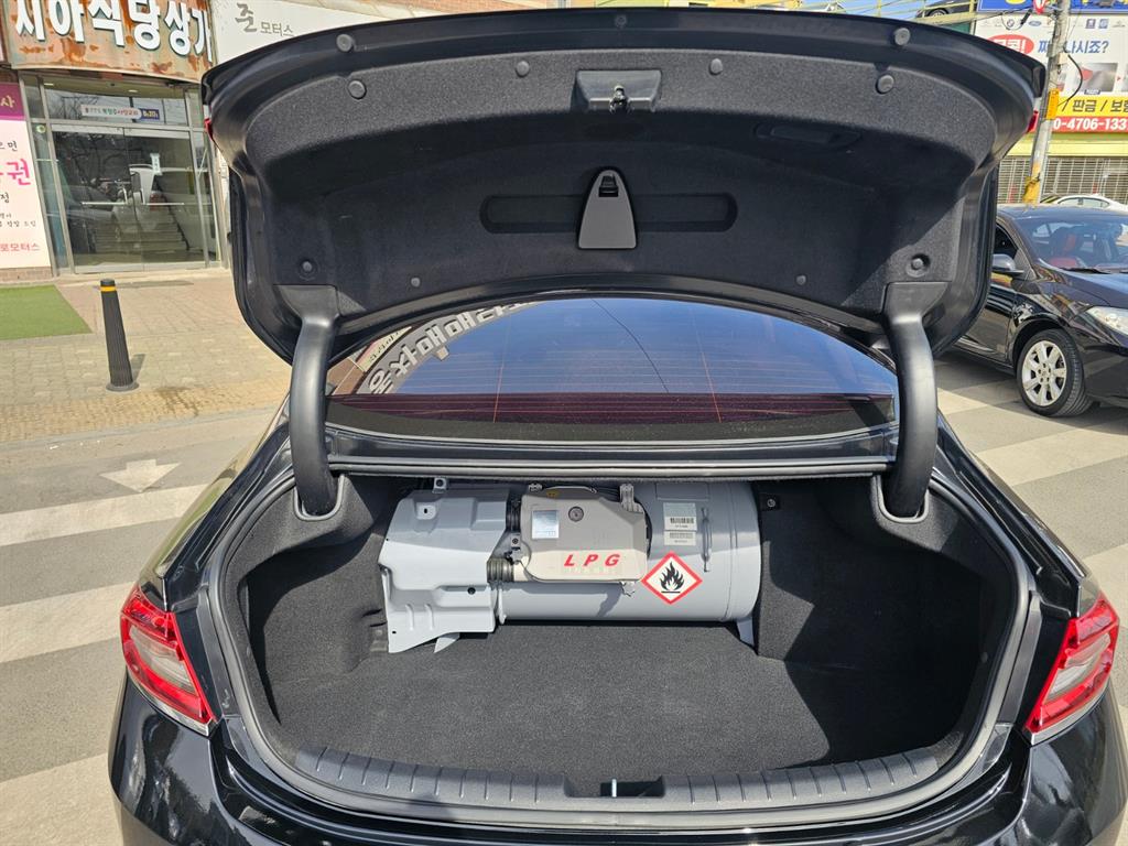 HYUNDAI Grandeur 2018 Negro - Importación desde Corea - HF Imports Iquique - Foto 19