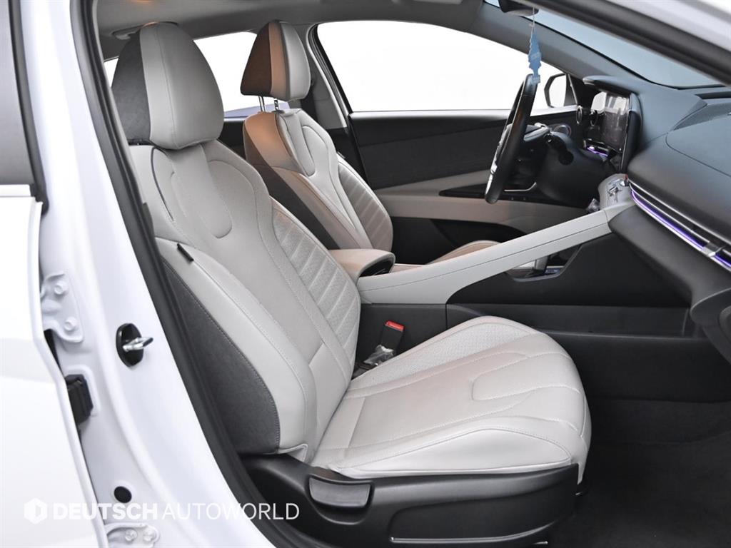 HYUNDAI Avante - Vista 10