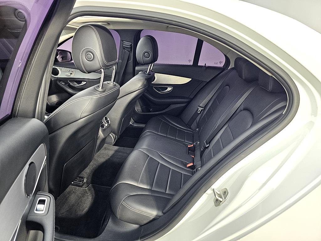 Mercedes Benz C Class - Vista 9