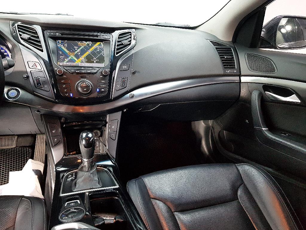 HYUNDAI i40 - Vista 10