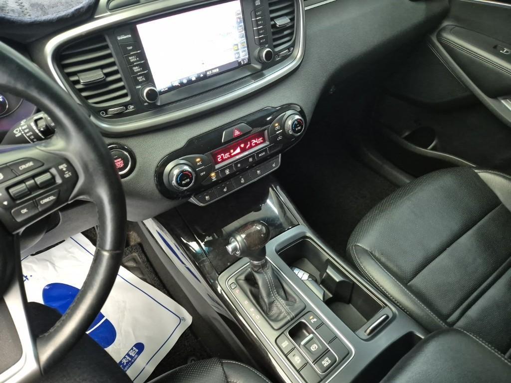 KIA Sorento - Vista 10