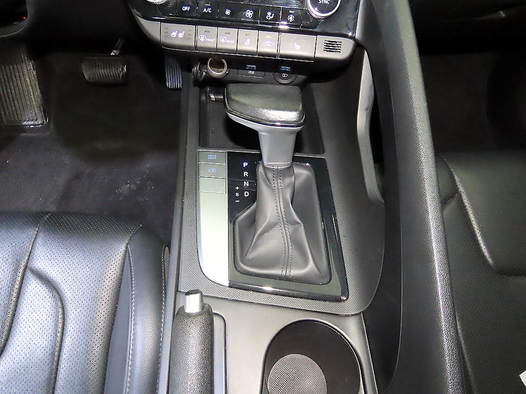 HYUNDAI Avante - Vista 12