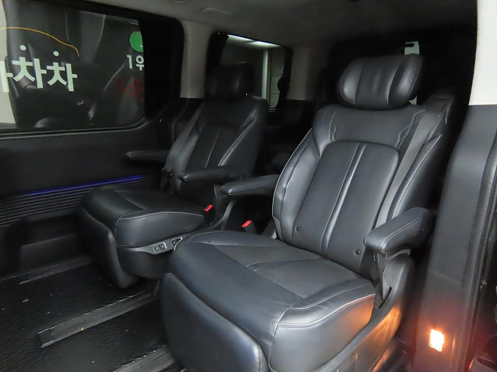 HYUNDAI Staria - Vista 7