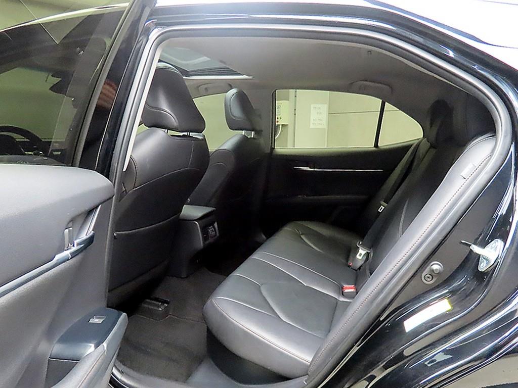 Toyota Camry - Vista 6