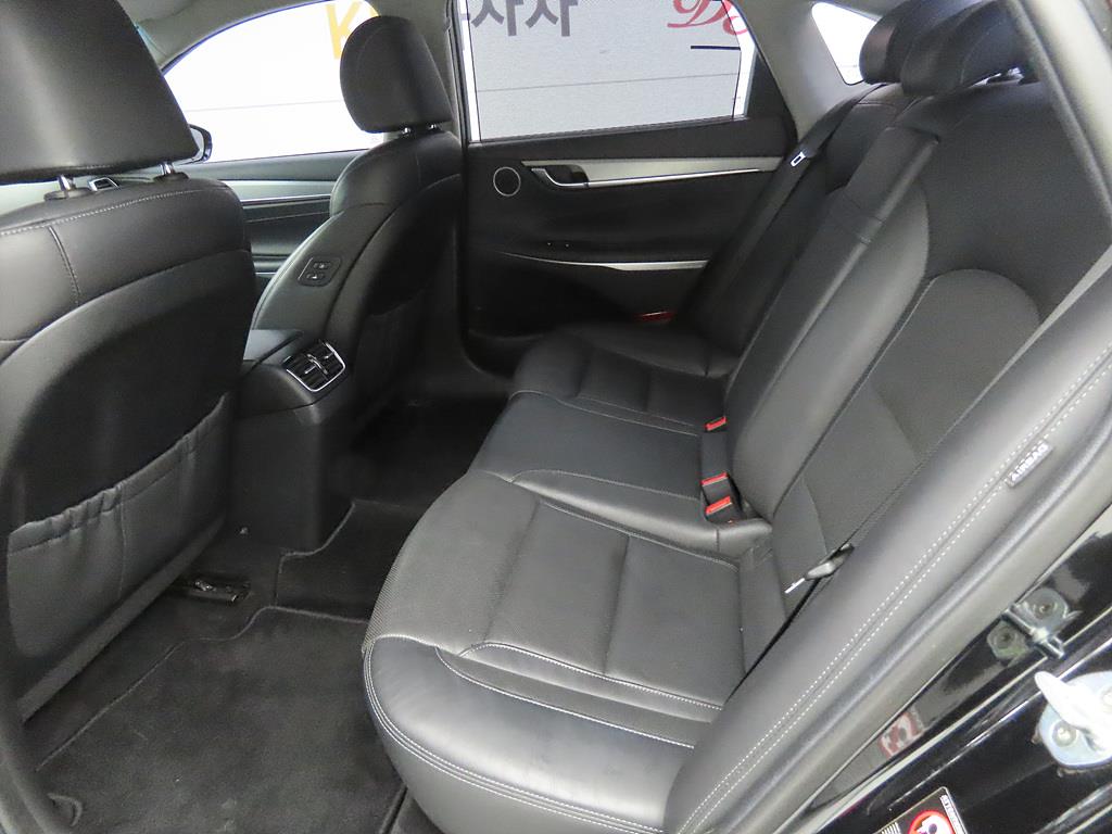 HYUNDAI Grandeur - Vista 7