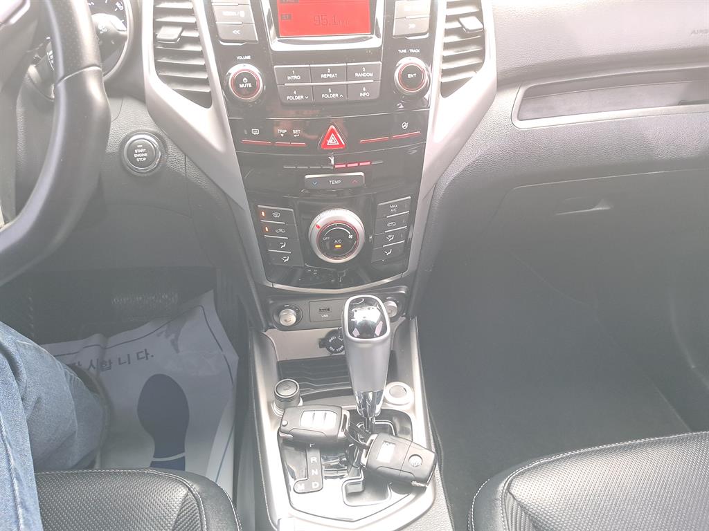 Ssangyong Tivoli - Vista 9