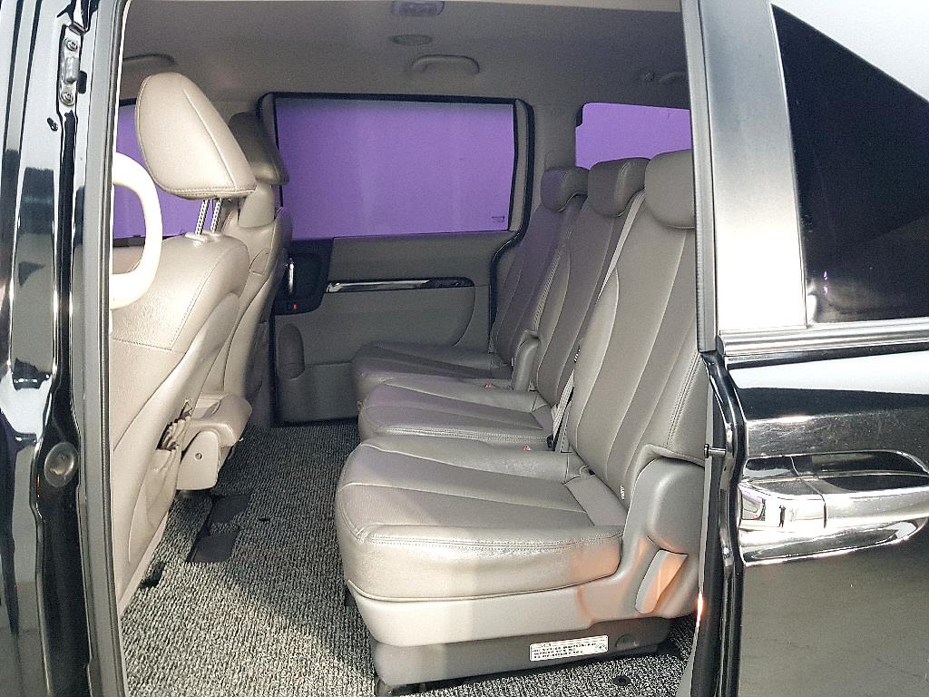 KIA Carnival - Vista 9