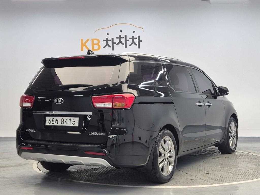 KIA Carnival - Vista 3