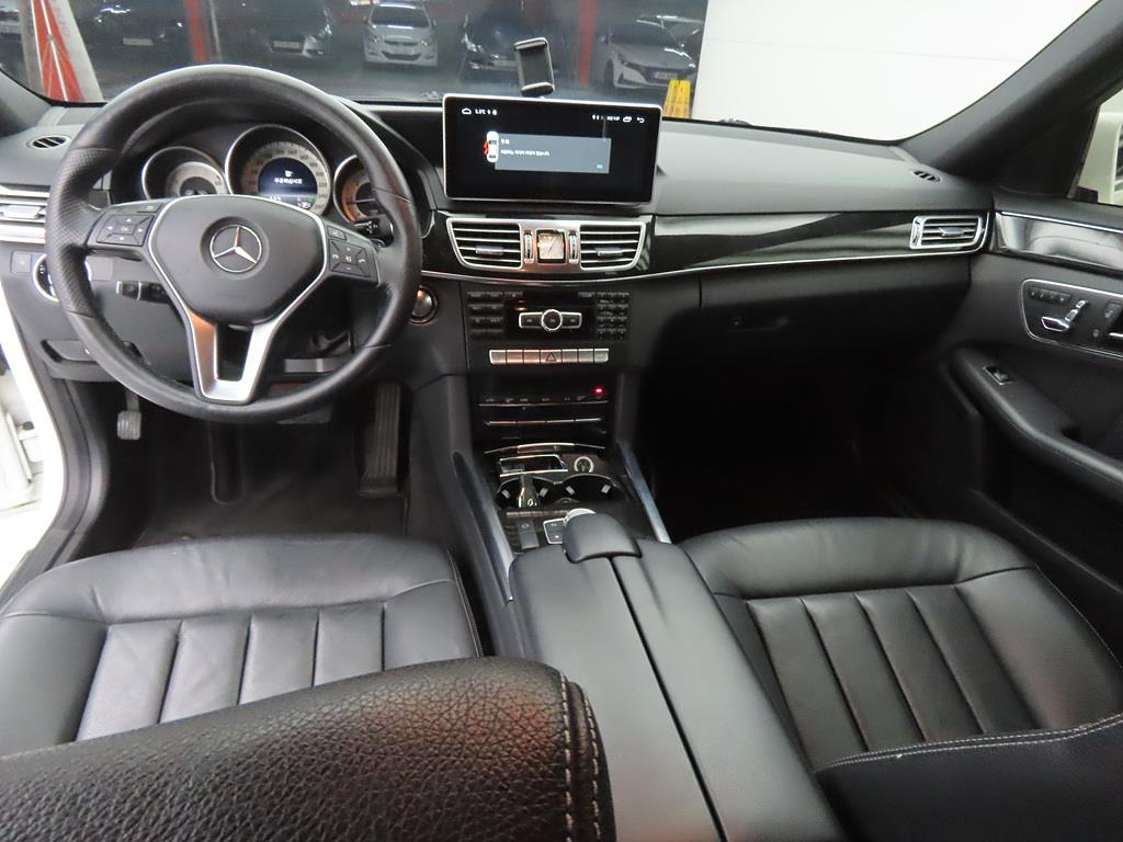 Mercedes Benz E class - Vista 7