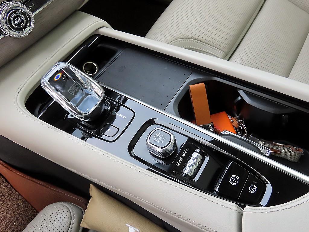 Volvo XC90 - Vista 11