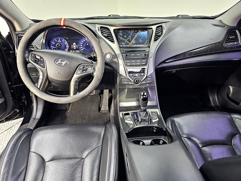 HYUNDAI Grandeur - Vista 5