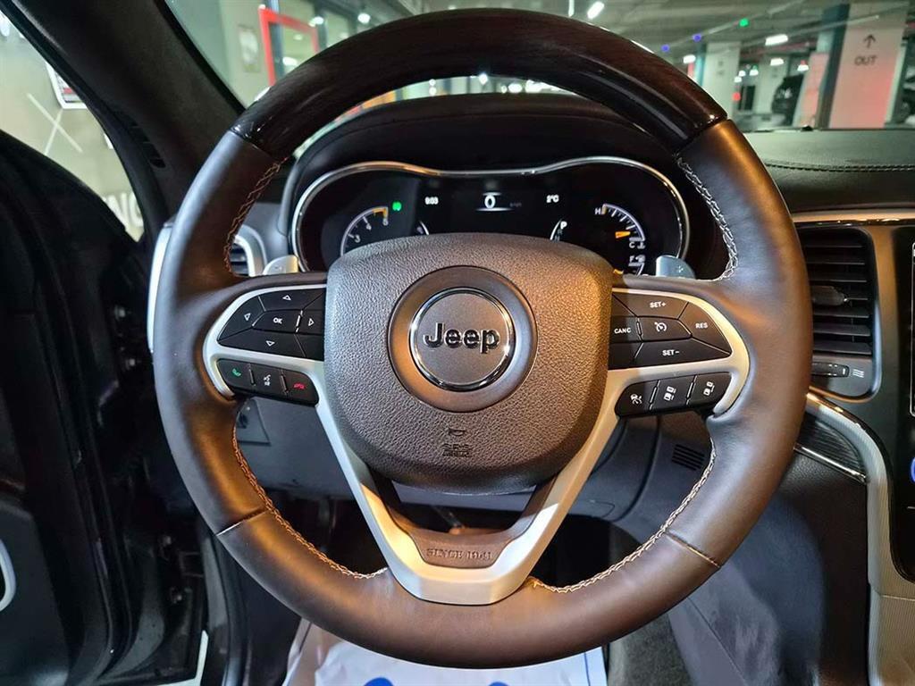 Jeep Cherokee - Vista 7