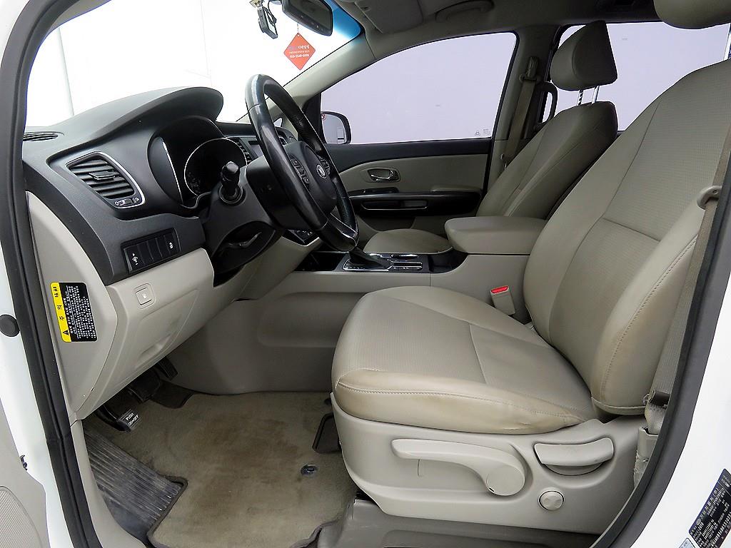 KIA Carnival - Vista 6