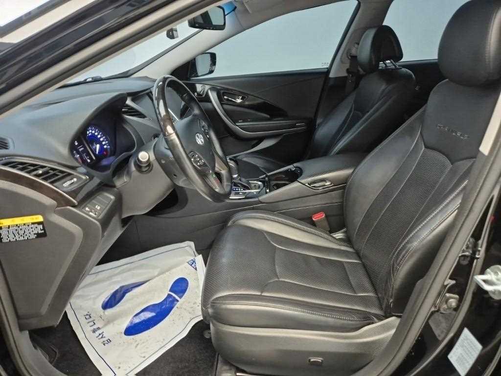 HYUNDAI Grandeur - Vista 11