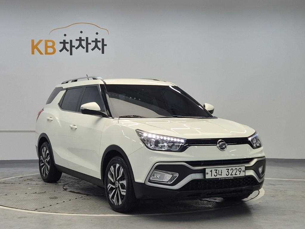 Ssangyong Tivoli - Vista 4