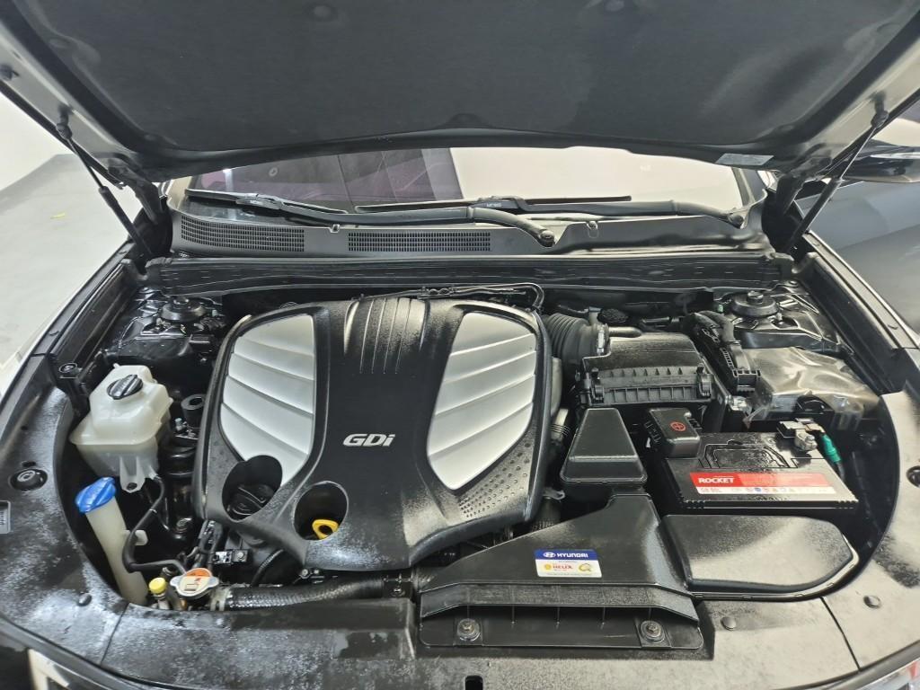 HYUNDAI Grandeur - Vista 5