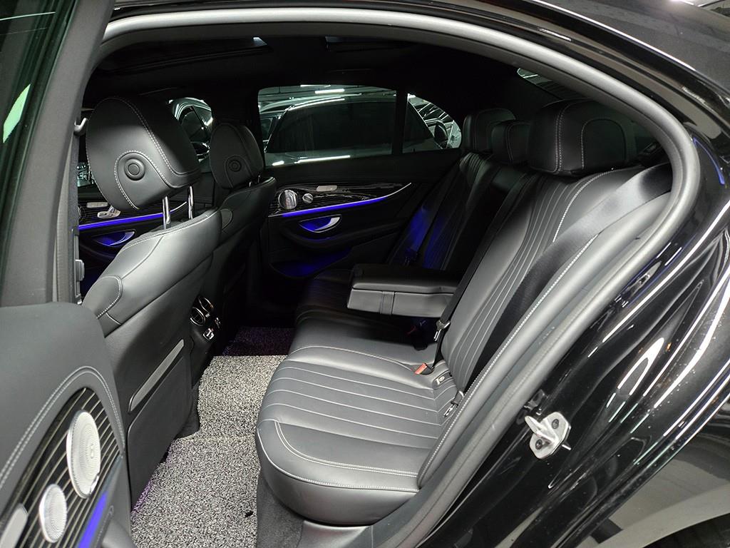 Mercedes Benz E class - Vista 6