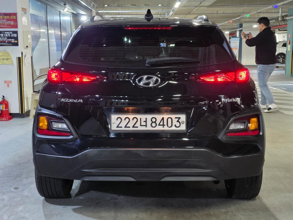 HYUNDAI Kona - Vista 4