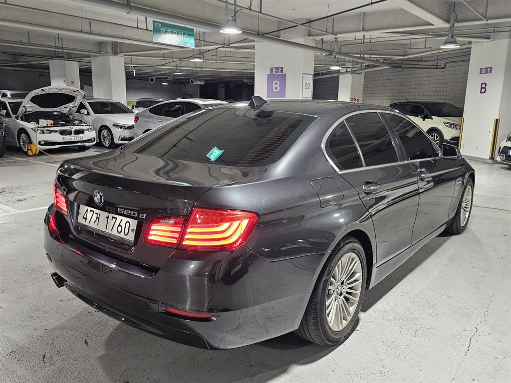 BMW 5 Series - Vista 4