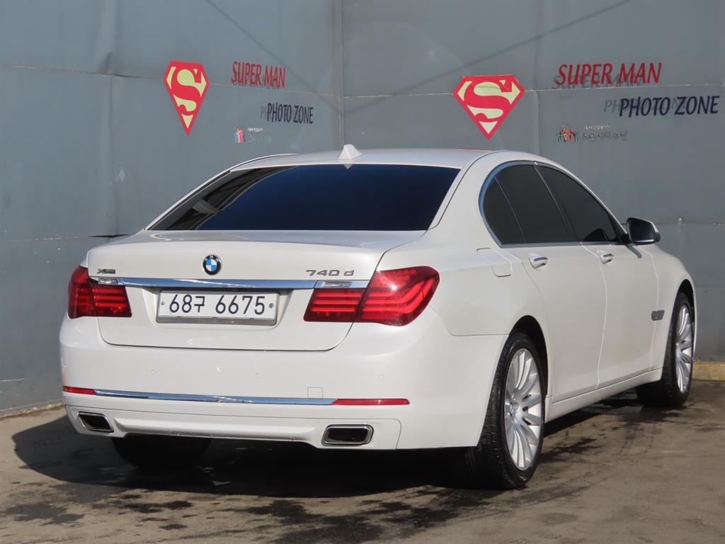 BMW 7 Series - Vista 5