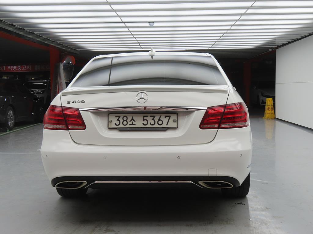 Mercedes Benz E class - Vista 3