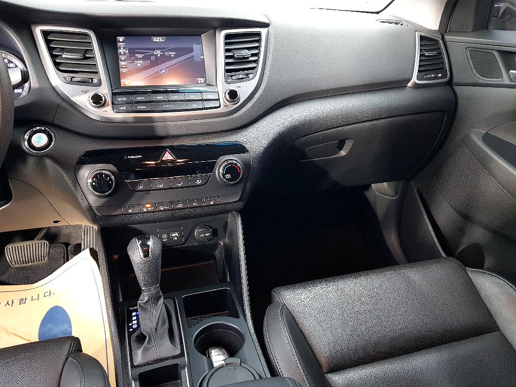 HYUNDAI Tucson - Vista 10