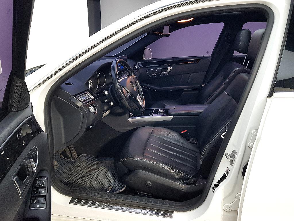 Mercedes Benz E class - Vista 8