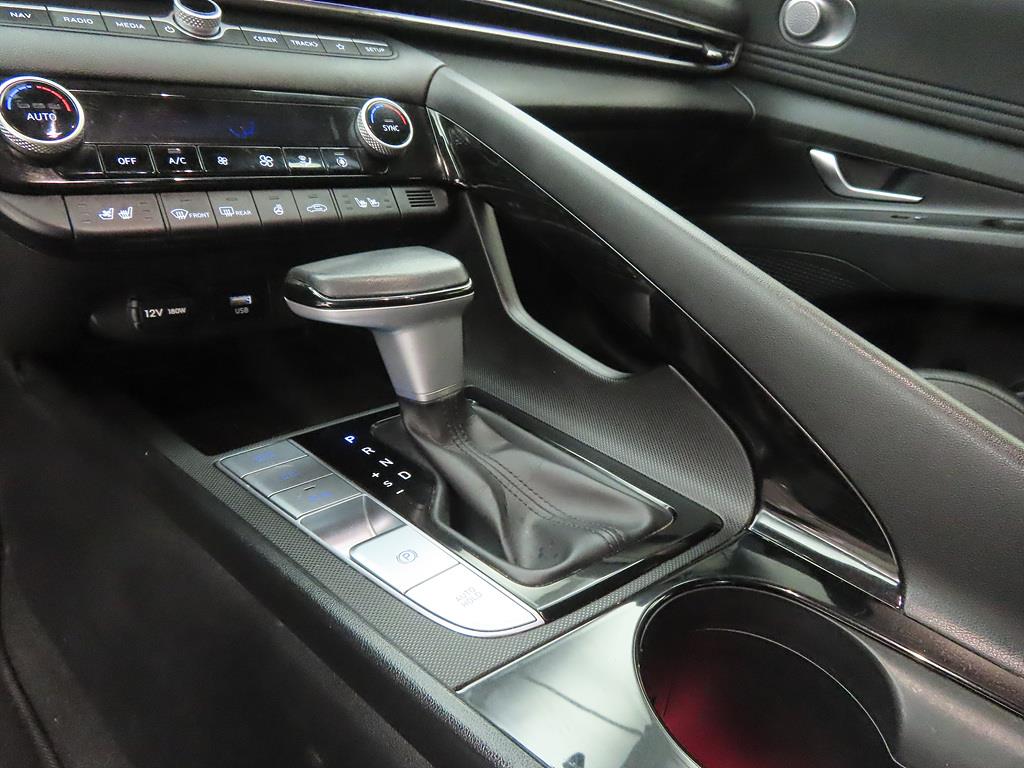 HYUNDAI Avante - Vista 10