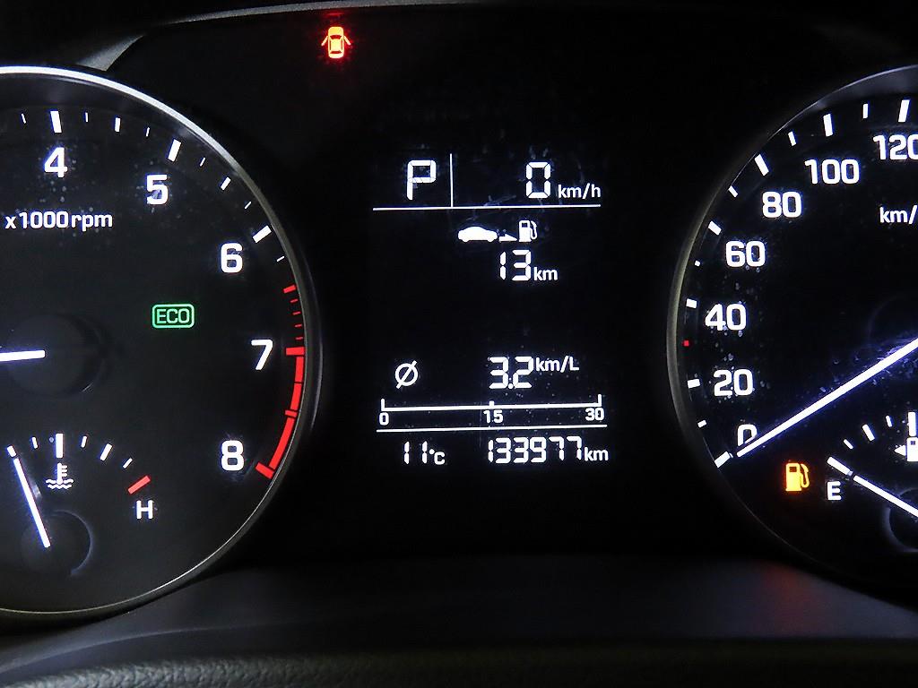 HYUNDAI Avante - Vista 9