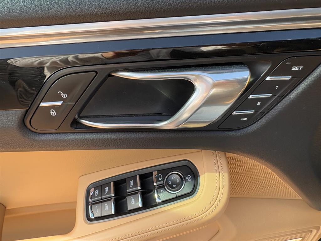 Porsche Macan - Vista 12