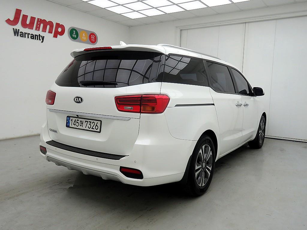 KIA Carnival - Vista 4