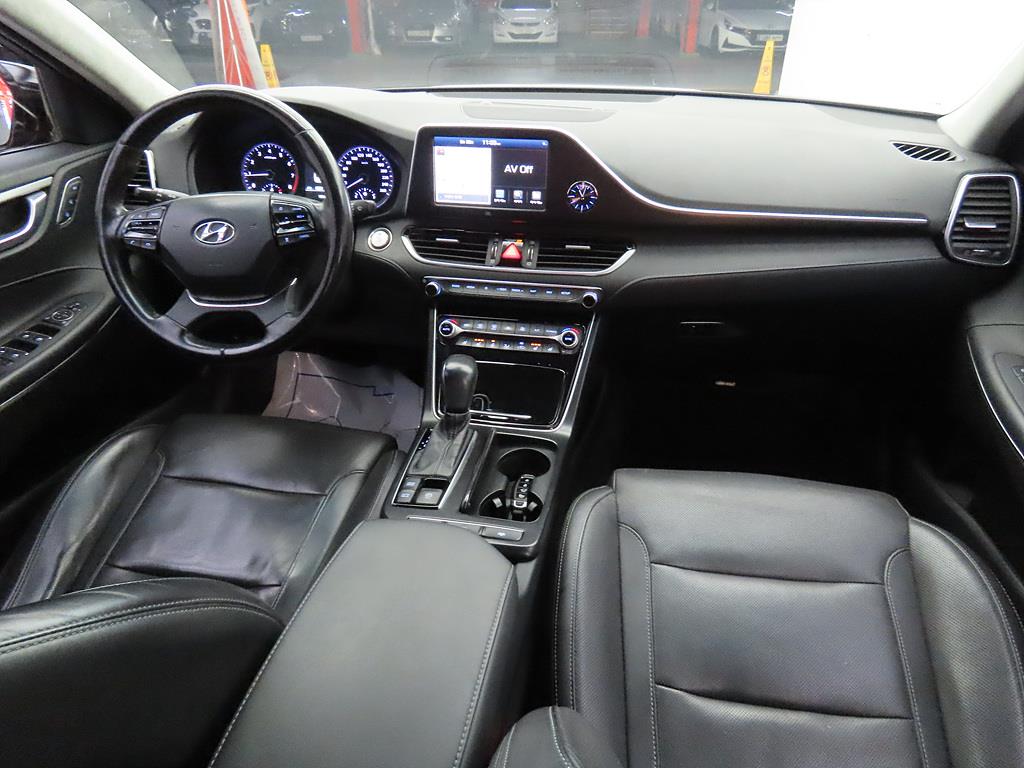 HYUNDAI Grandeur - Vista 5