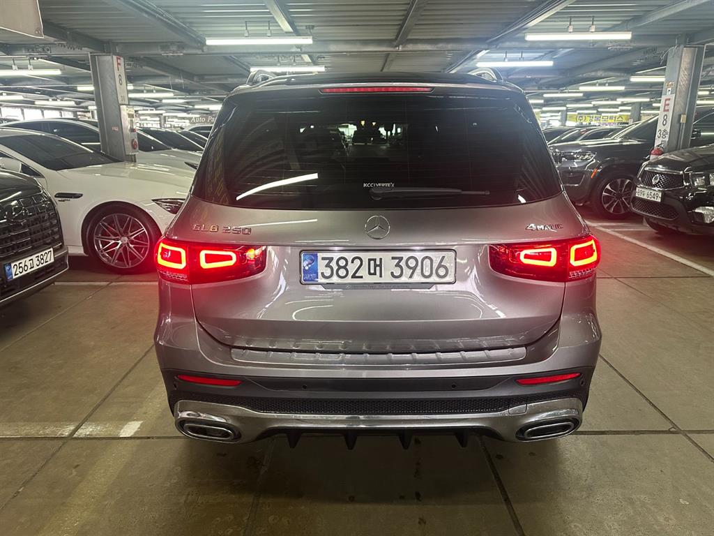 Mercedes Benz GLB Class - Vista 5