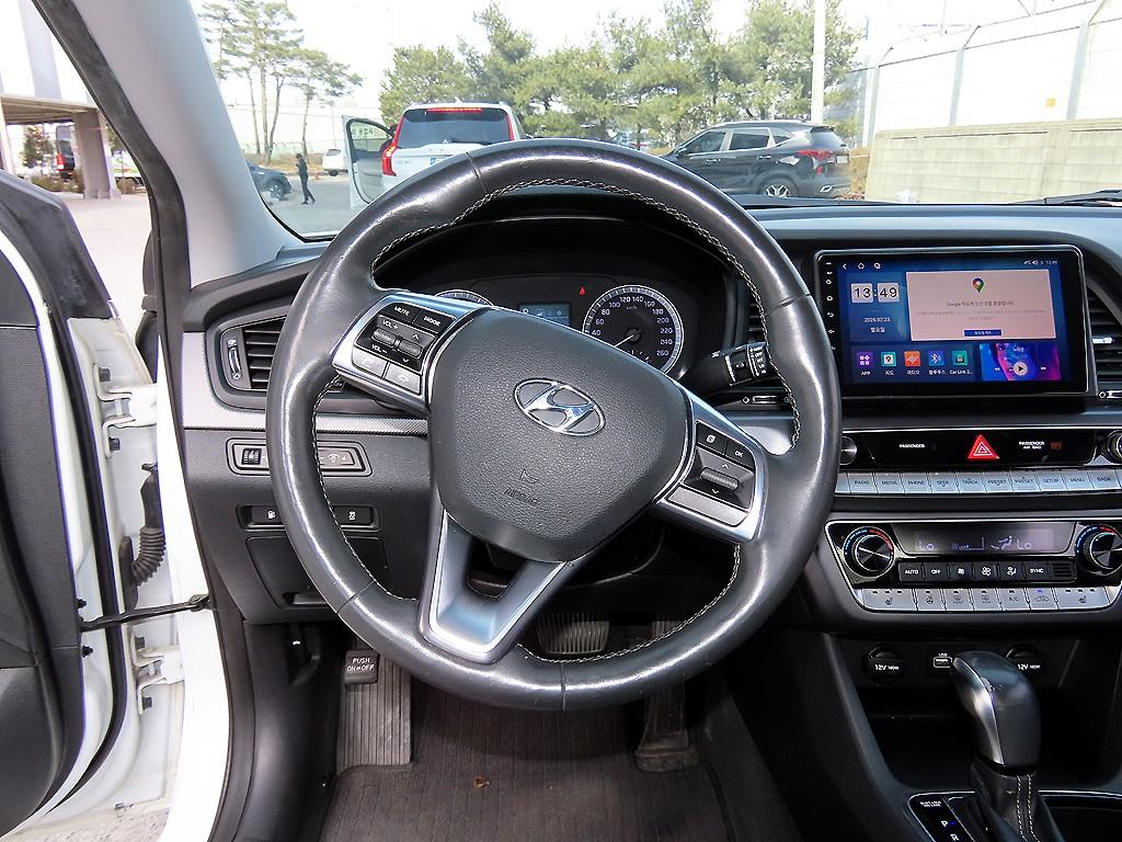 HYUNDAI Sonata - Vista 8