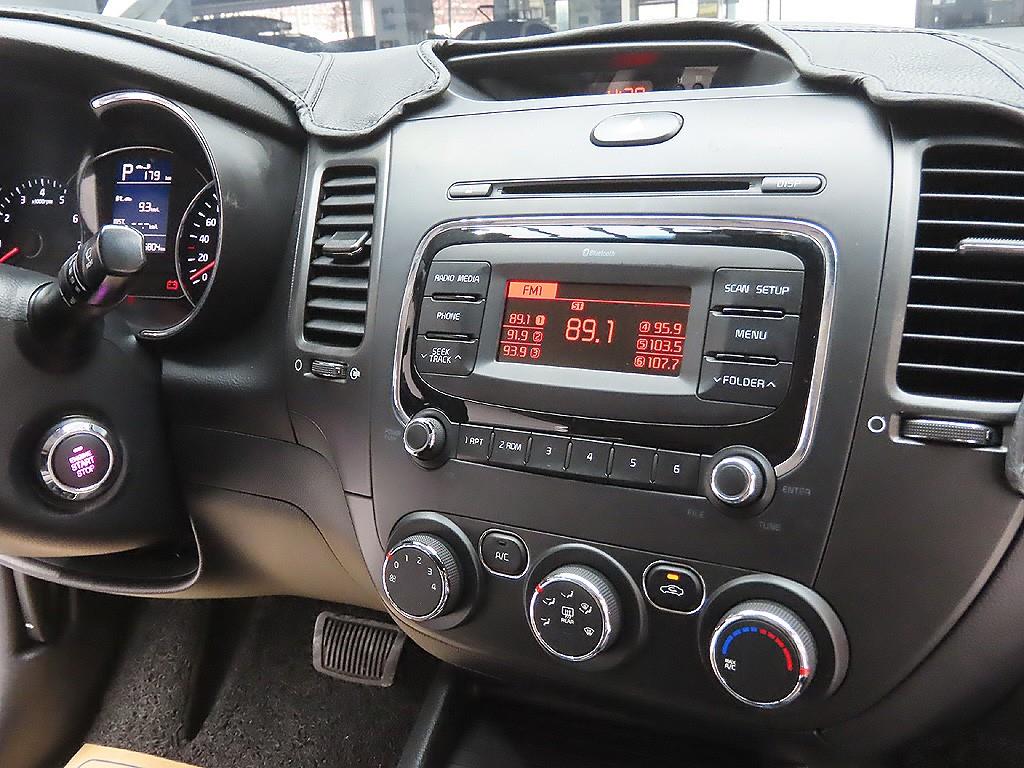 KIA K3 2016 the color of pearl - Importación desde Corea - HF Imports Iquique - Foto 11