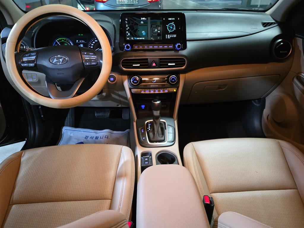 HYUNDAI Kona - Vista 9