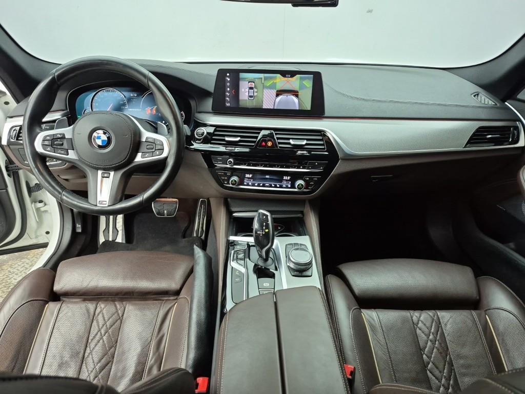 BMW 5 Series - Vista 5