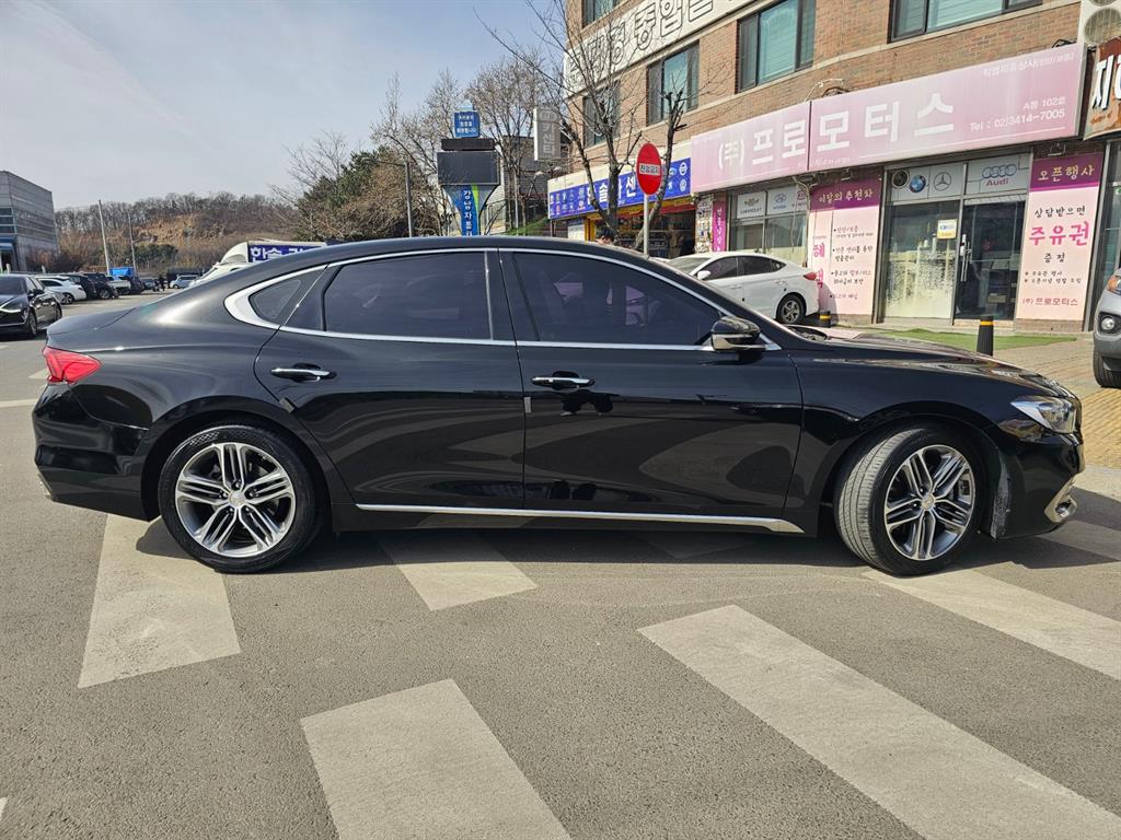 HYUNDAI Grandeur - Vista 7