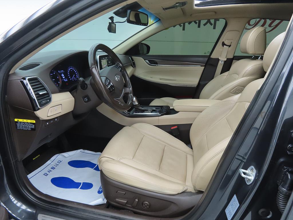 HYUNDAI Grandeur - Vista 5