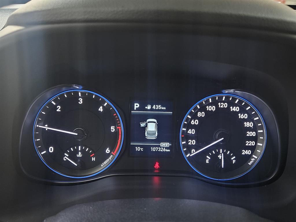 HYUNDAI Kona - Vista 9