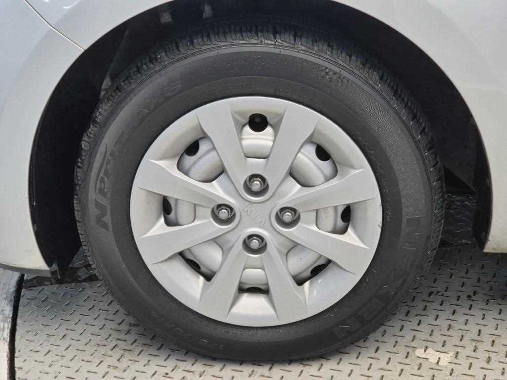 KIA Pride 2015 Plateado - Importación desde Corea - HF Imports Iquique - Foto 17