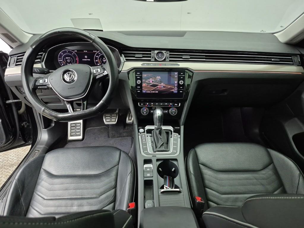 Volkswagen Arteon - Vista 5