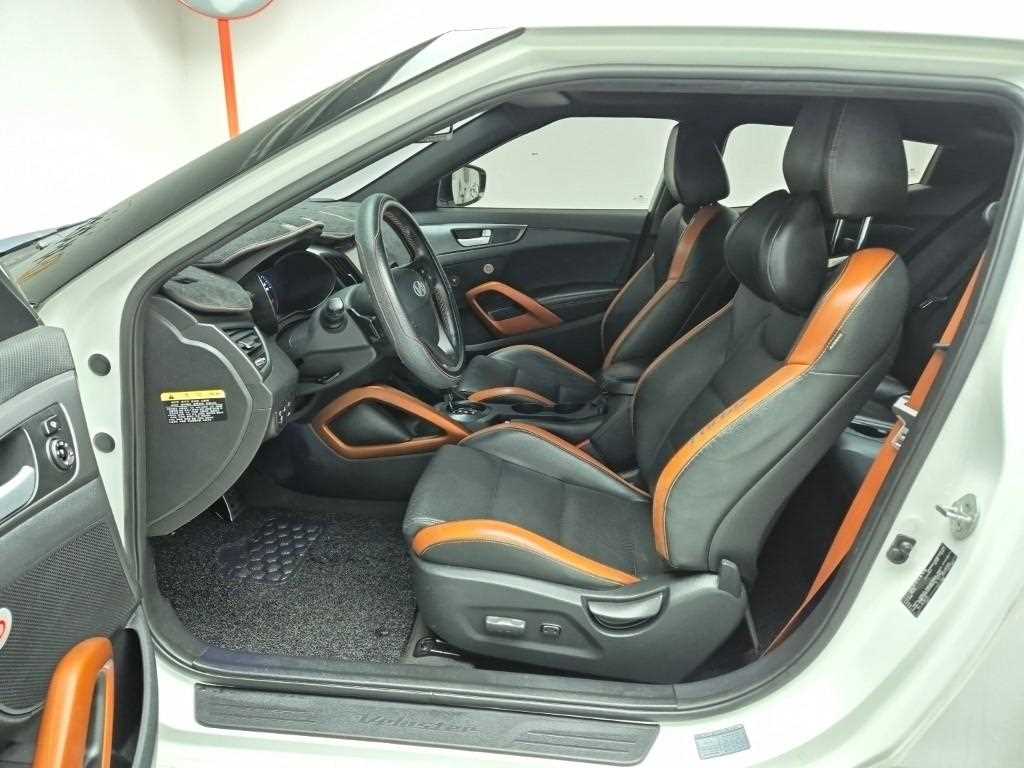 HYUNDAI Veloster - Vista 11