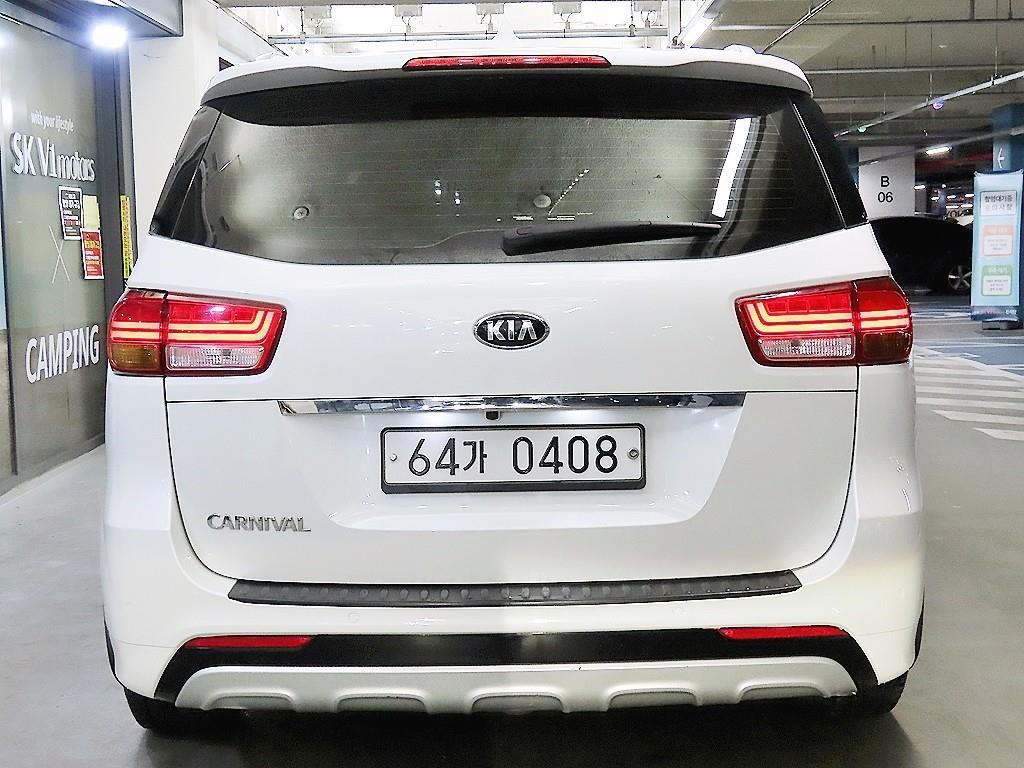 KIA Carnival - Vista 5