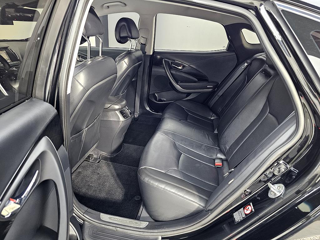 HYUNDAI Grandeur - Vista 9