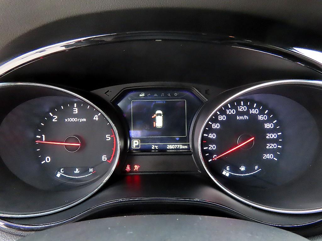 KIA Carnival - Vista 10